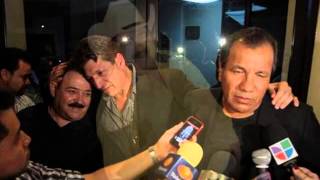 Bronco llorando bajo la lluvia