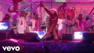 Valentín Elizalde - La Media Vuelta (En Vivo)