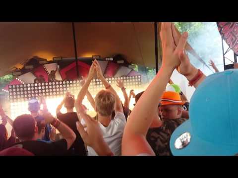 Defqon1 2016 @ Sunday in Magenta -- THE PROPHET & PAVO (vid2)