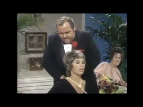 Dom DeLuise Comedy Sketch on Dean Martin - The Waiter & The Fly
