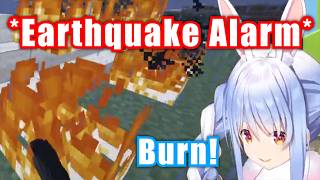 Pekora Surprised By Earthquake Alarm While She Commits Arson【Hololive】