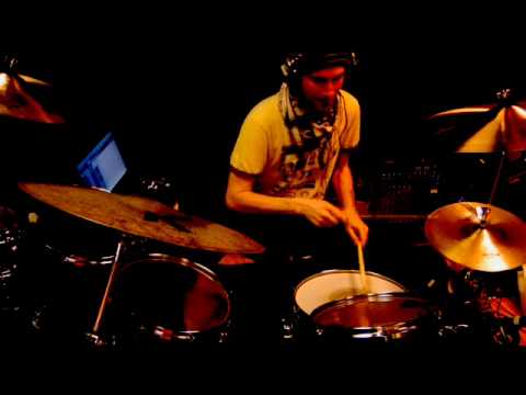 Peter Yttergren of live drums in da studio