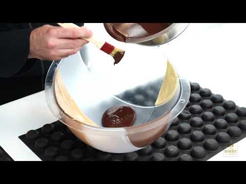 How to make a colored Easter egg that impress?