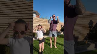 Amélie &amp; Daddy’s - Dance to ‘Ola Mi Chica’
