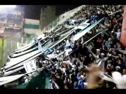 "Siempre te voy alentar con el corazón (â™ª)" Barra: La Peste Blanca &bull; Club: All Boys