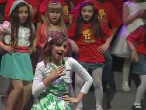 JANA VELKOVSKA - SLIKARKA.mpg JABOLCINJA 2012