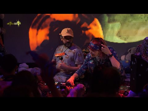 Bebetta & Le Palf in bed live at Harry Klein 20.11.2021 Visuals by Vital Electronica Part 2