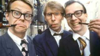 Alivaltiosihteeri - Terassimies