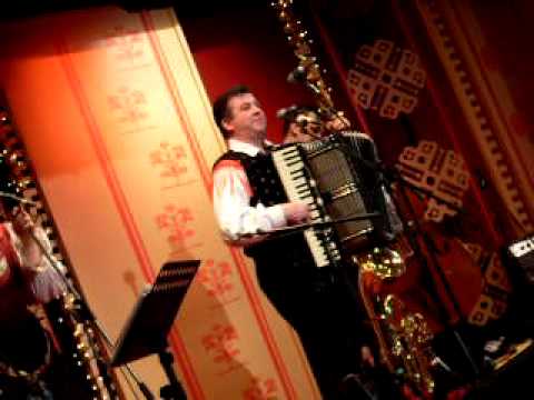 Ans. zupan -Cveteli so beli kostanji