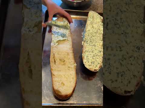 The Best Garlic Bread #shorts #cooking #garlic #easy