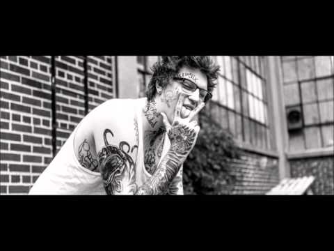 Johnny Bravo - My Bitch (Feat. Happy Killmore)