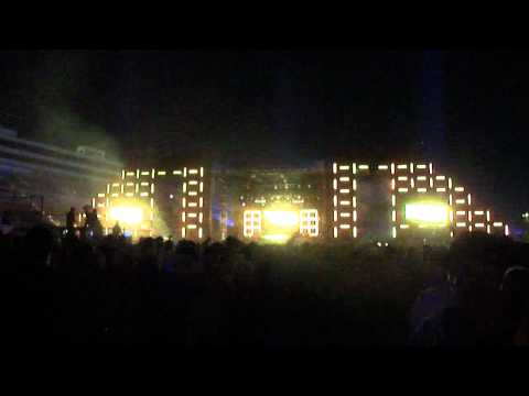 Afrojack - Replica in the Deep @ EDC Las Vegas Sunday 2011!! (HD)