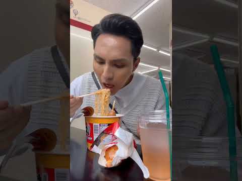 ကိုရီးယား 7-Eleven တွင်စားခဲ့တဲ့အတွေ့အကြုံ 7-Eleven experiences in Korea