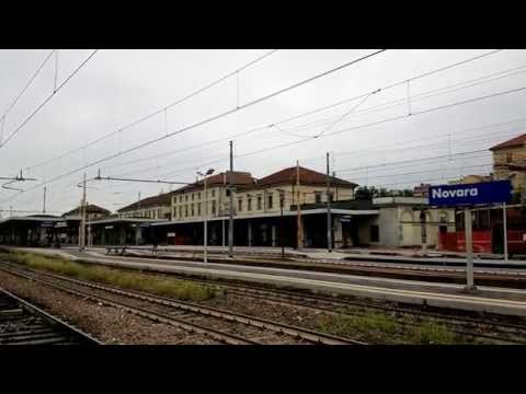 TGV IN TRANSITO CON SALUTO DEL MACCHINISTA.  NOVARA. 14 - 6 - 2015.