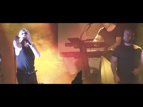 Luxuslärm feat. Serious'M (live) "Nur ein Herzschlag entfernt" @Berlin April 16, 2016