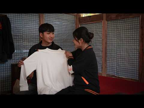 Mr. Khanh's happy smile upon receiving his first gift from the Tieu Ai | Ly Tieu Ai