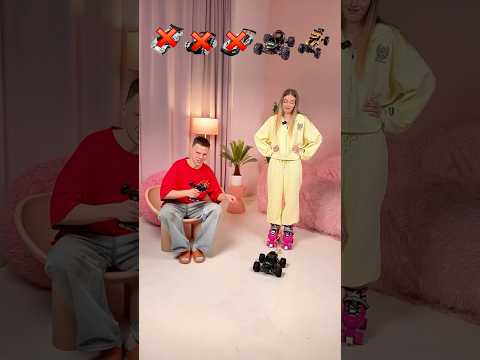 Машина против девушки на роликах!