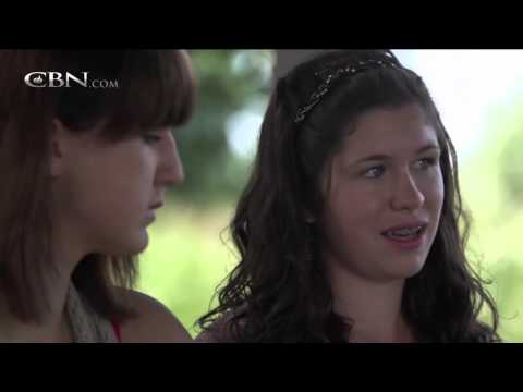 700 Club Interactive: #Hooked – November 13, 2015