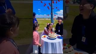 Download lagu MasyaAllah! ❤️ Farel Prayoga Rela Jongkok Ikat Tali Sepatu Demi Adik, Ujungnya Kena Surprise Manis!🎂 mp3