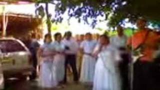 preview picture of video 'Grupo de oracion en la presa de Taveras Stg.'