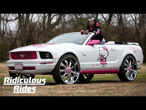 Hello Kitty-Themed 2006 Ford Mustang