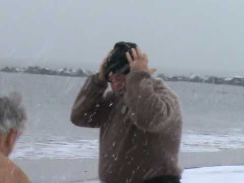 Russian Swimmers in Freezing Brooklyn Waters