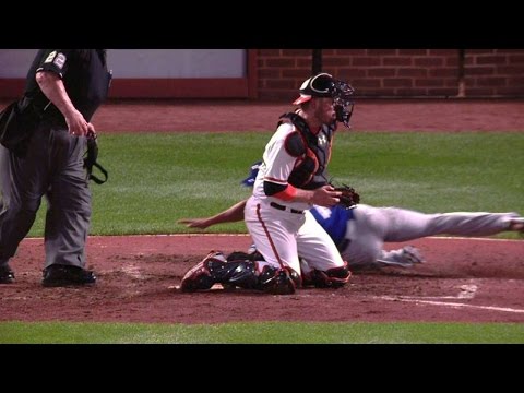 TOR@BAL: Bautista ties the game with a knock to right