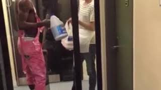 When You Hear Nicki Minaj Playing “ BEEF STEW”