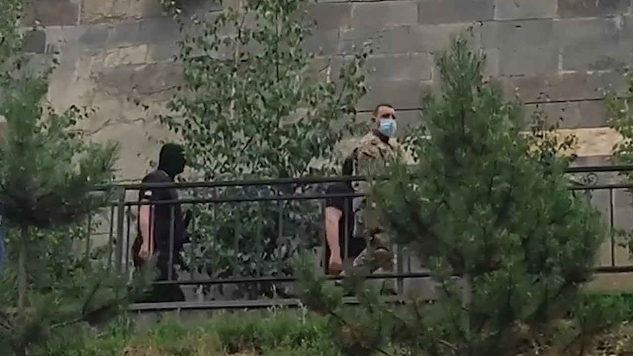 Մեծաթիվ քննիչներ և օպերատիվ ծառայողներ ներխուժել են ԶՊՄԿ