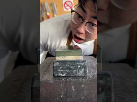 Let’s sharpen a straight razor!#fyp #knife #knifesharpening #ray #knifesharpener #rui #knives