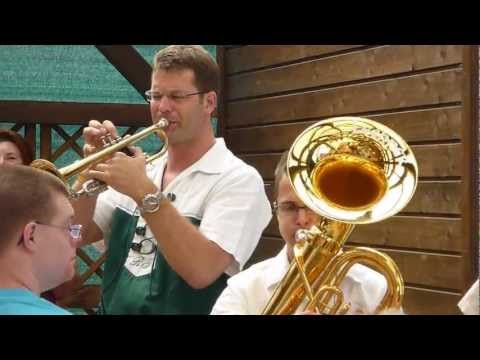 Die Krieglacher spielen auf