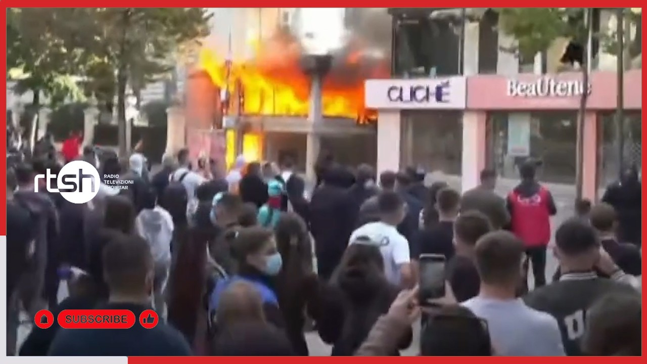 VIDEO/ Protesta në Tiranë vijon me tensione, protestuesit i vënë flakën një biznesi, dëmtojnë disa të tjera