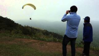 preview picture of video 'Cloudy Paragliding in Ulsan, Korea'