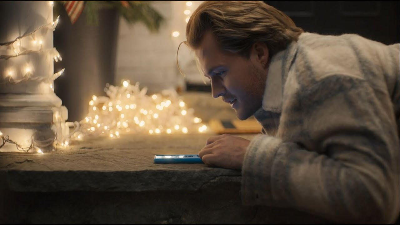 Play: Lights Out Commercial with William Nylander