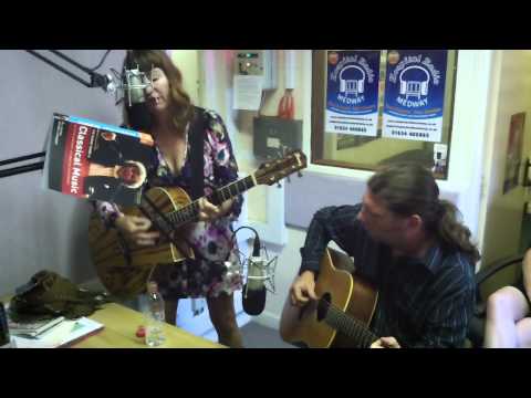 tracey bunn by the wayside live sessions with alan hare hospital radio medway