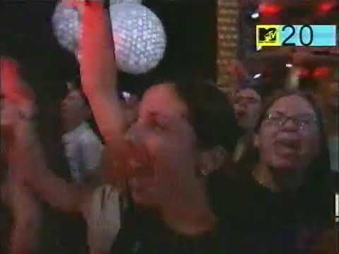 Red Hot Chili Peppers - Give It Away (Live) - MTV 20 Years - 2001