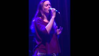 Leighton Meester- Blue Afternoon (Live)