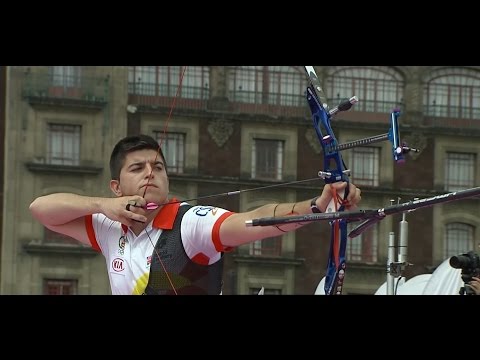 Miguel Alvariño García Shooting Archery
