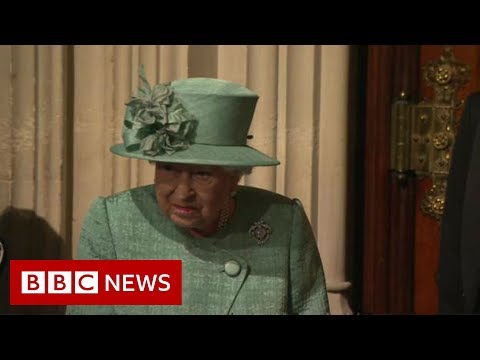 Queen arrives at Westminster - BBC News