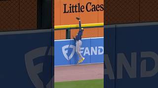 About as casual of a home run robbery you'll ever see