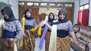 Download lagu VIDEO TUGAS GAMBYONG PAREANOM PJKT-XI-8  mp3