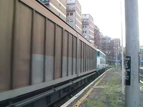 E655.527 in partenza con l' MRV 57628 Pomezia - Milano Smistamento