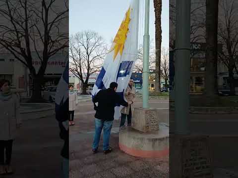 Se izó el Pabellón Nacional en la Plaza Independencia de Carmelo - Colonia, Uruguay 25/08/2025