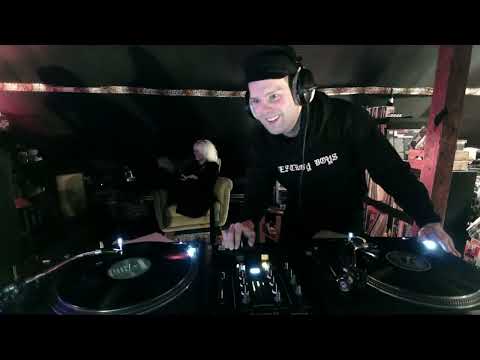 DJ Gruftonkel @ 100% Vinyl der Sonntagsstream