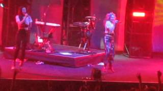 laughing & not being normal/ Realiti - Grimes @ The Shrine Expo Hall, 4/21/2016