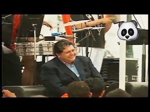 ALAN GARCIA CANTA"HISTORIA DE UN AMOR"...