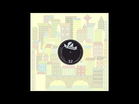 Eminor 32 A2 - Falling Cows - Drunken Airline (Wahrlich & Carbon rmx)