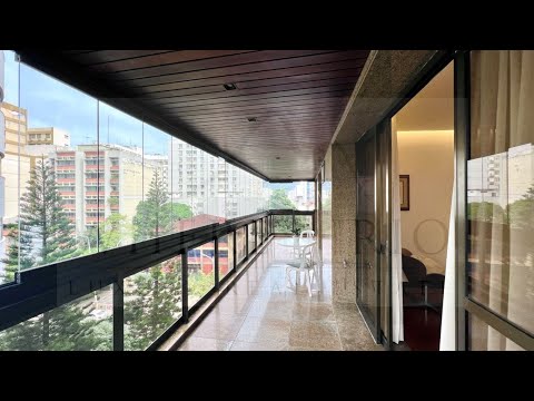 W04.939 - Lindo apartamento reformado com varanda em Ipanema