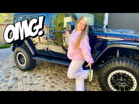 16 PRESENTS ON MY 16TH BIRTHDAY! | OPENING 16 PRESENTS WITH KENZIE