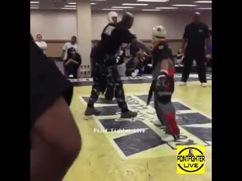 Robbie Lavoie  VS  Dejuan Brown -  Point Fighting